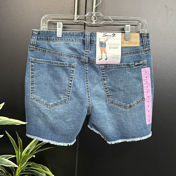 Seven7 Weekend Short, frayed hem,5”inseam,5 pocket,belt loop,zip front,stretch - Picture 4 of 8